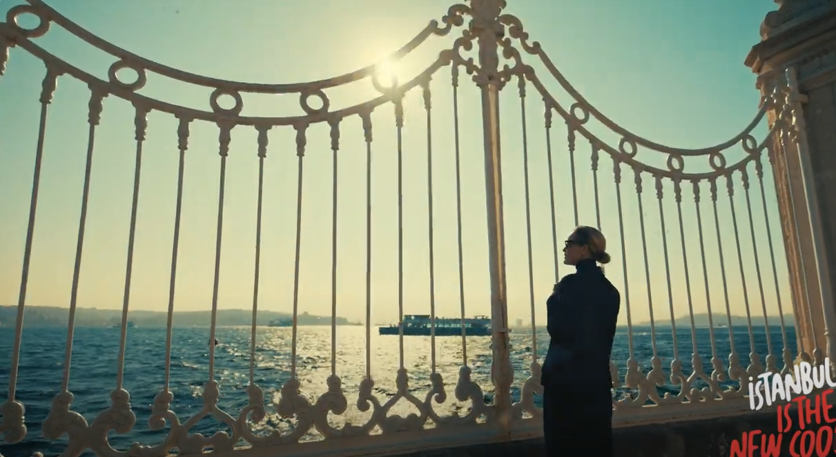 作为土耳其的经济和文化中心，伊斯坦布尔不仅拥有深厚的历史底蕴，更以其繁荣的商业环境和高品质的生活方式吸引着全球投资者